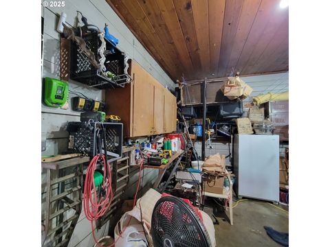 Tiny photo for 48386 Jasper Dr, Oakridge, OR 97463 (MLS # 318742834)