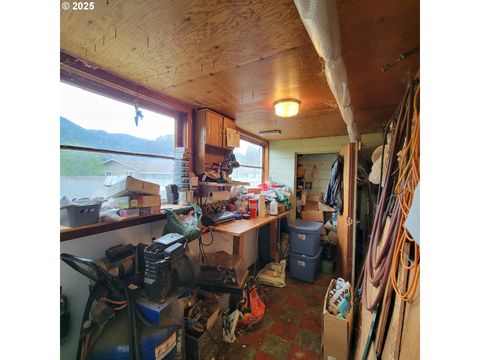 Tiny photo for 48386 Jasper Dr, Oakridge, OR 97463 (MLS # 318742834)