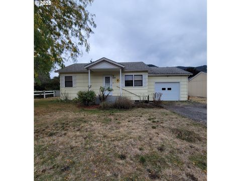 Tiny photo for 48386 Jasper Dr, Oakridge, OR 97463 (MLS # 318742834)