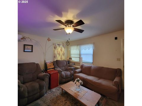 Tiny photo for 48386 Jasper Dr, Oakridge, OR 97463 (MLS # 318742834)