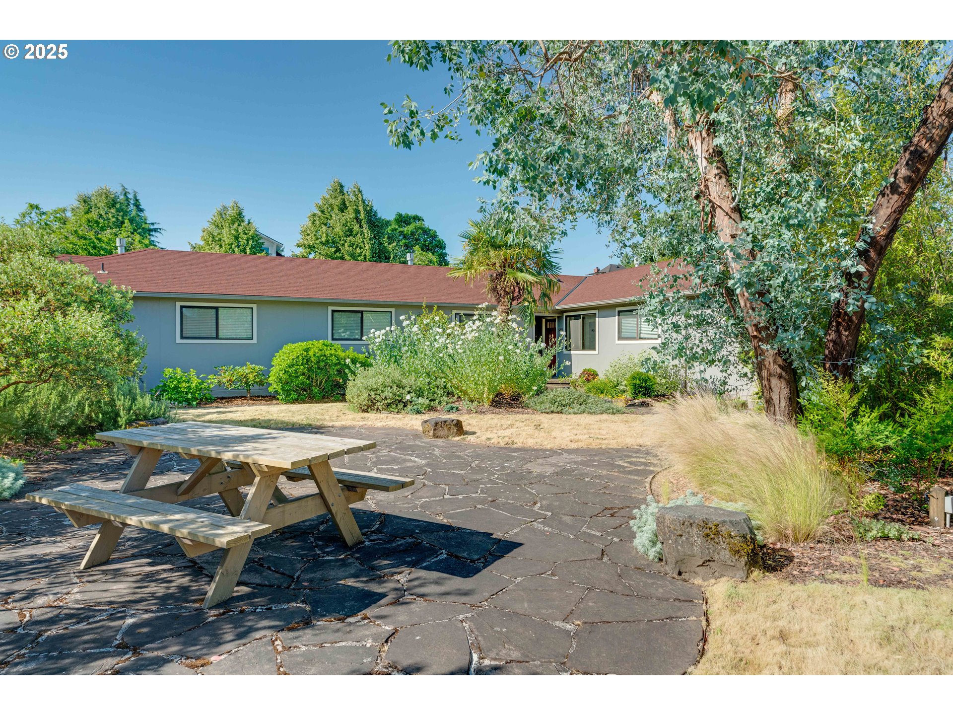5811 NE 10TH AVE 106