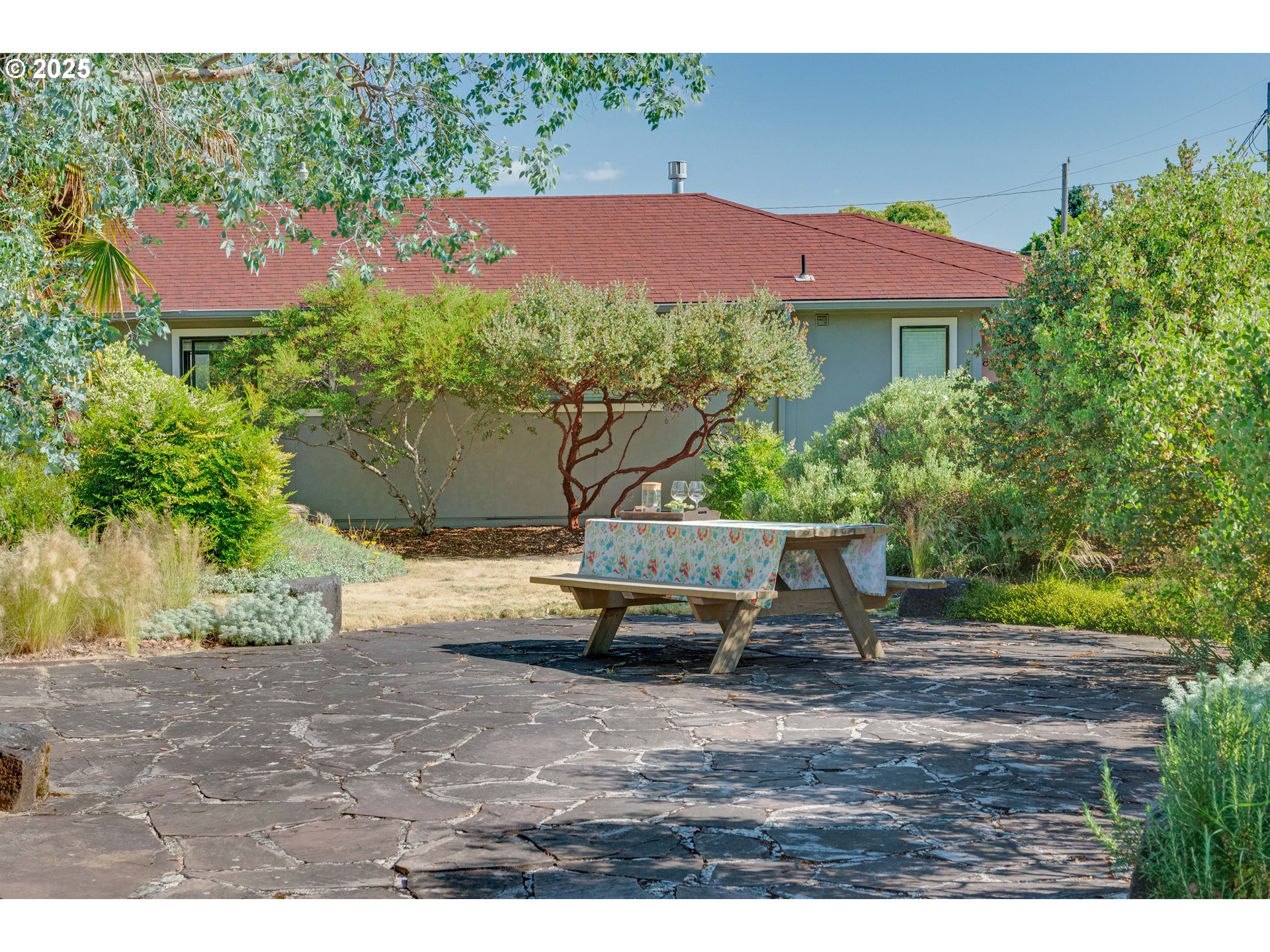 5811 NE 10TH AVE 106