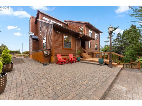 620 JOHN AVE Coos Bay OR 97420