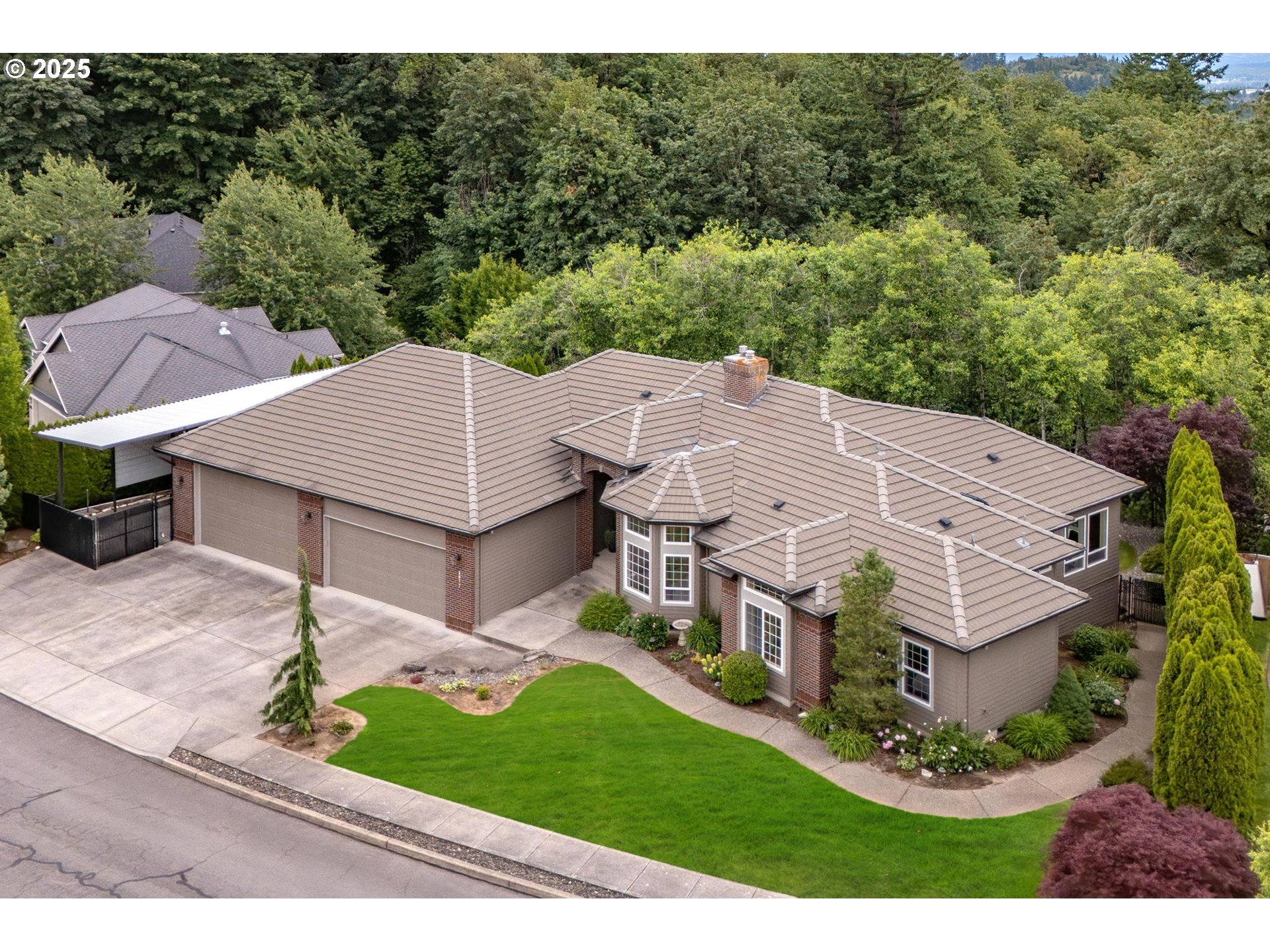 2077 SW NANCY DR
