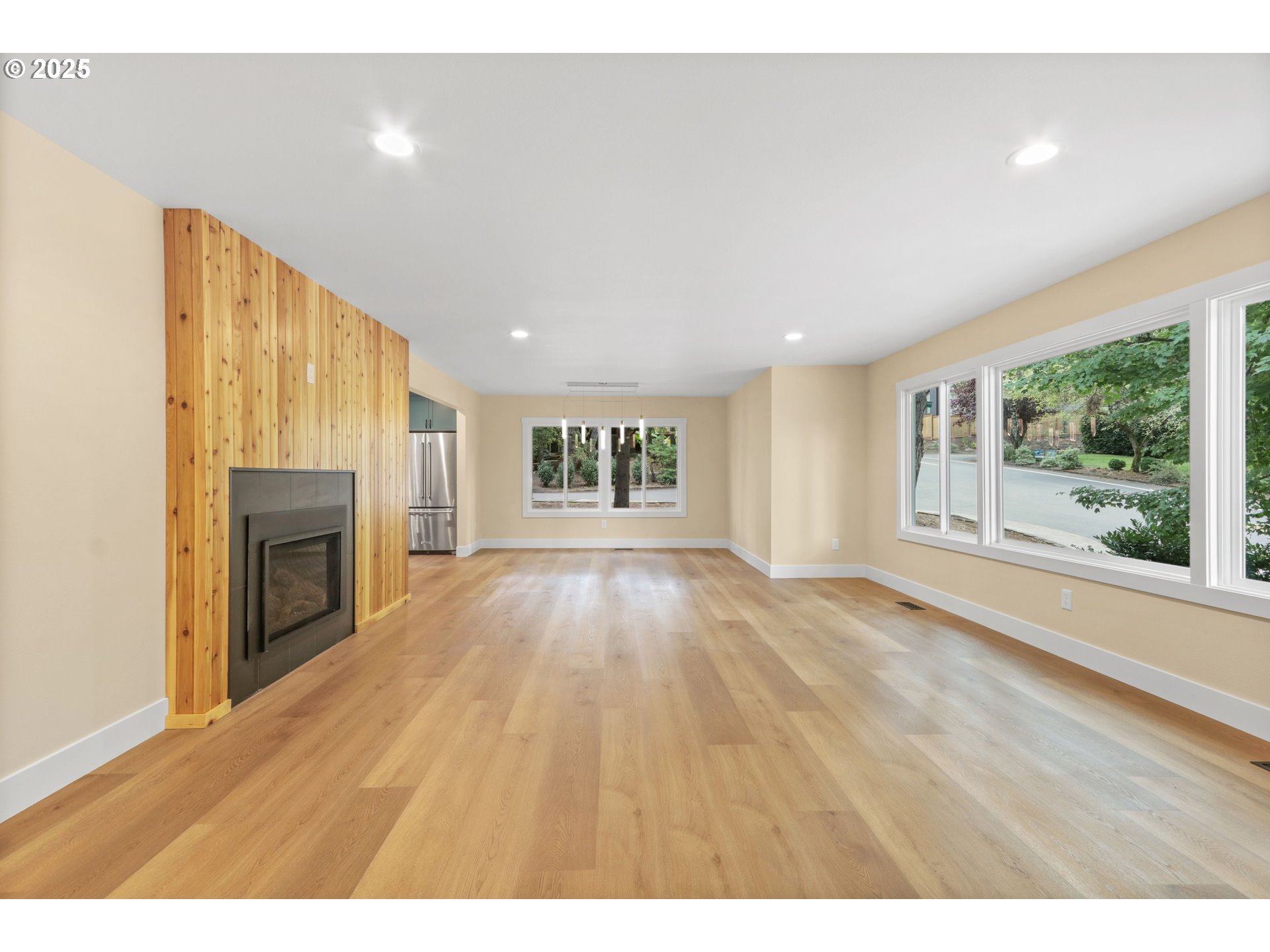 1951 GREENTREE RD