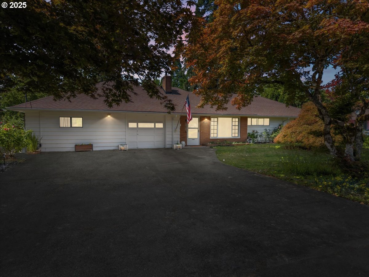 1611 CAMINO DR