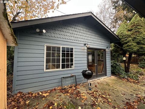 A home in Roseburg