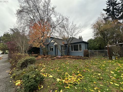 A home in Roseburg