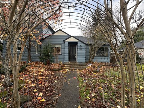 A home in Roseburg