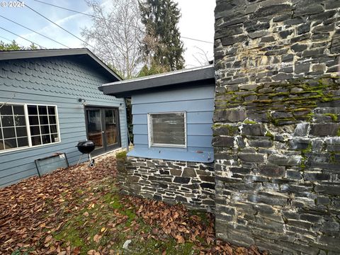 A home in Roseburg