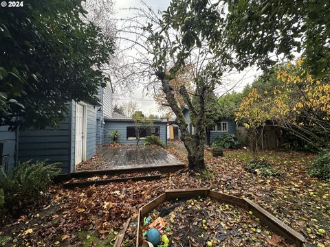 A home in Roseburg