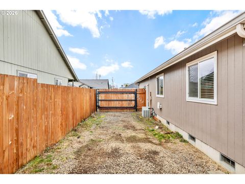 Tiny photo for 41 Sandalwood Loop, Creswell, OR 97426 (MLS # 312539237)