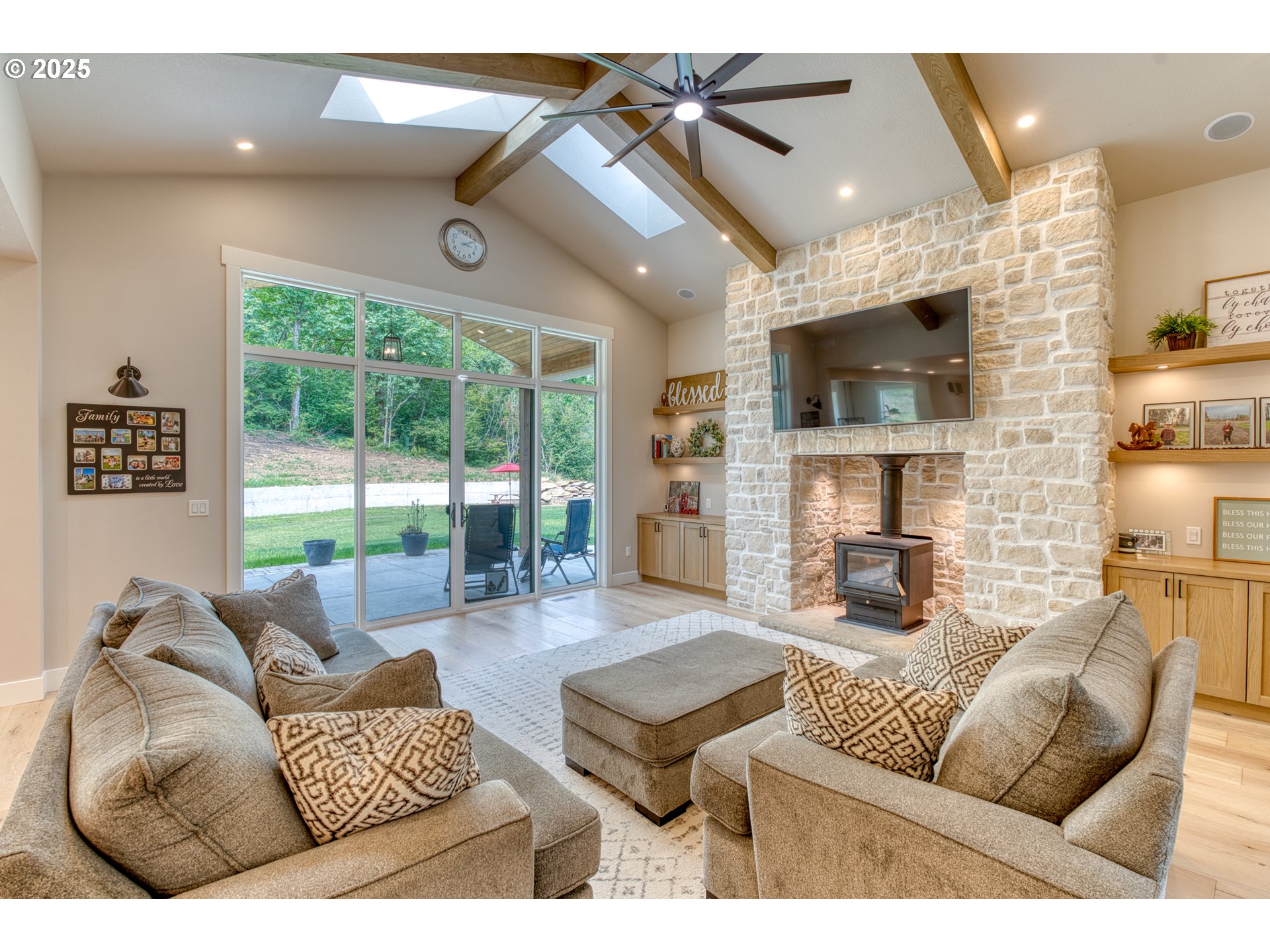 422 STONE DR