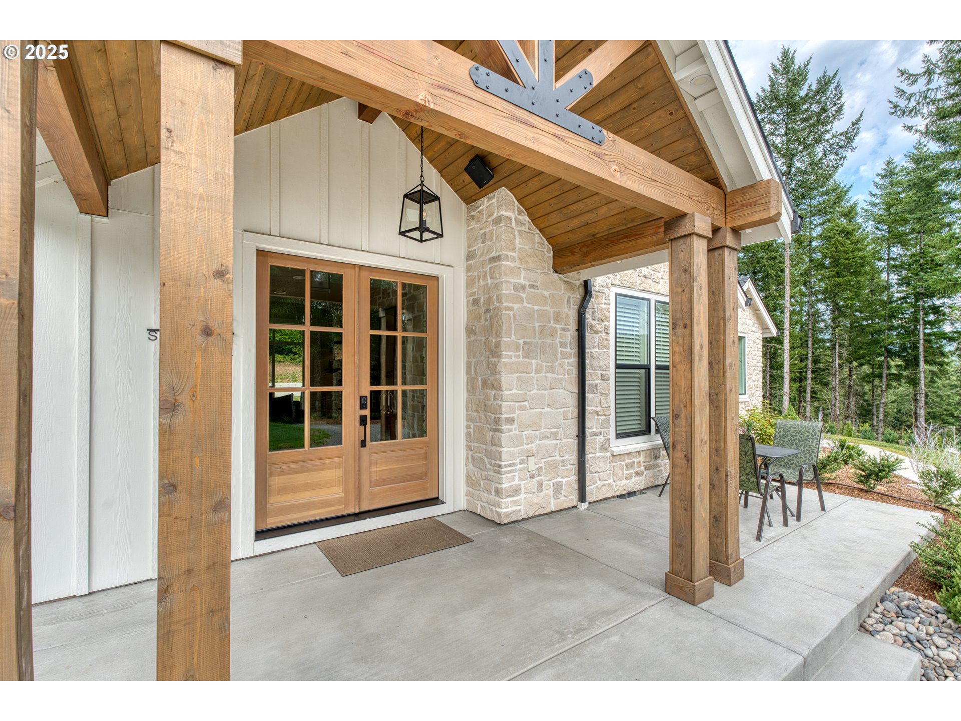 422 STONE DR