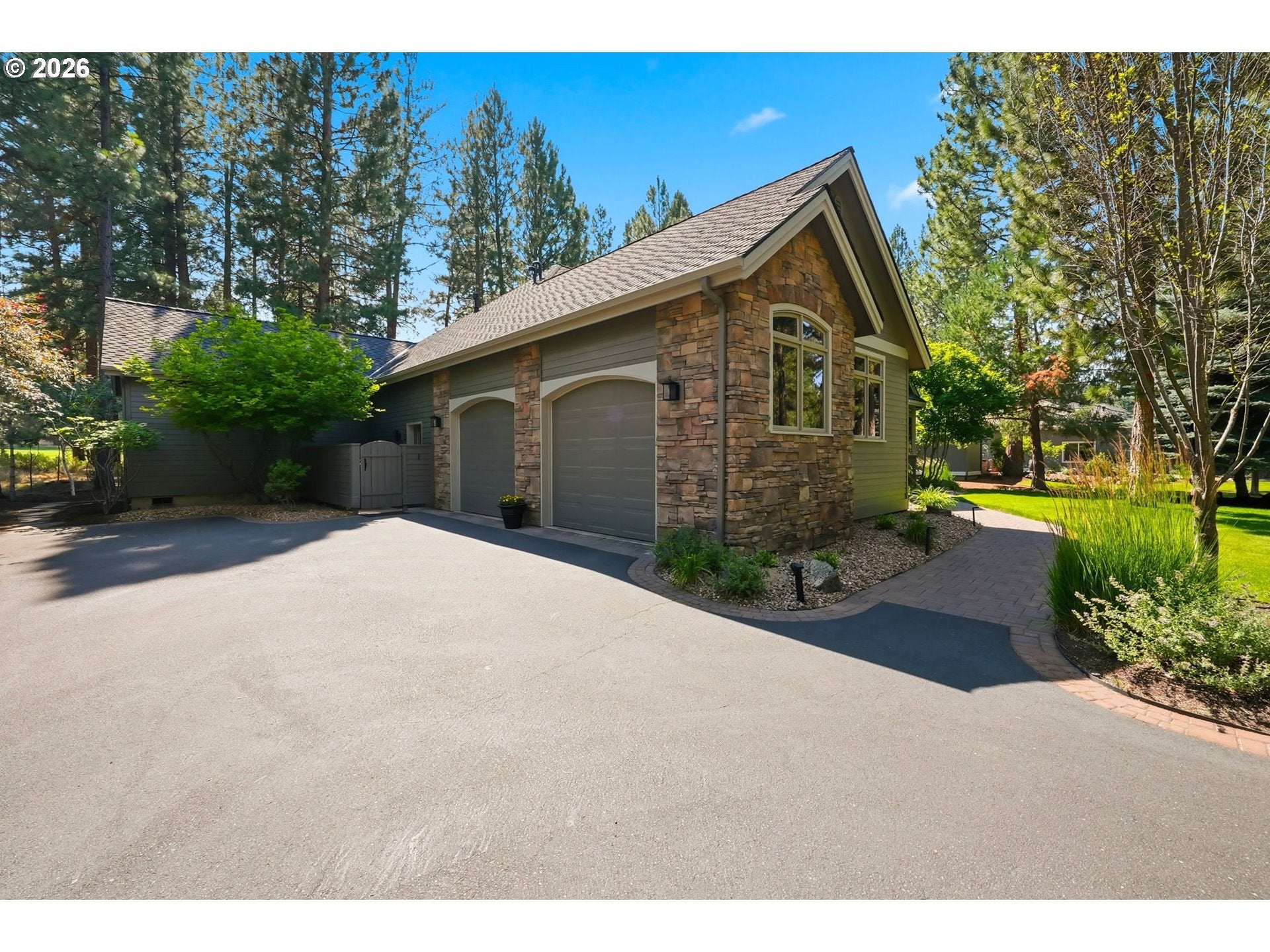 2721 NW CHAMPION CIR