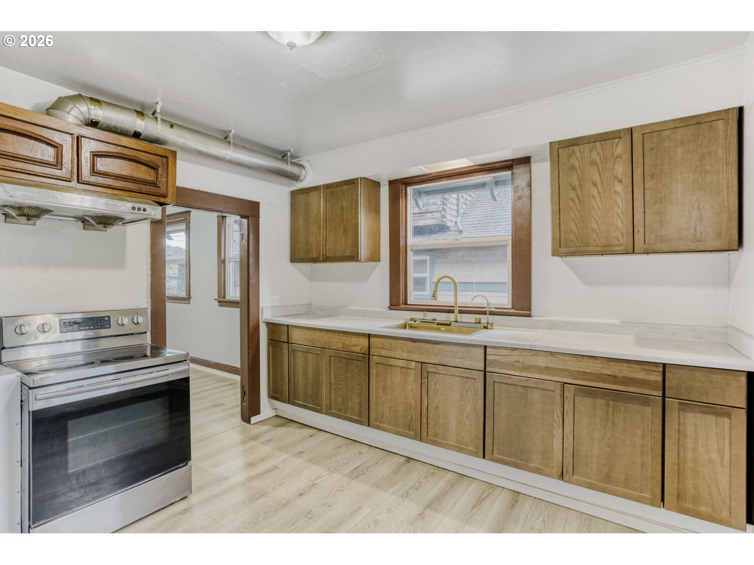 2145 SE CESAR E CHAVEZ BLVD