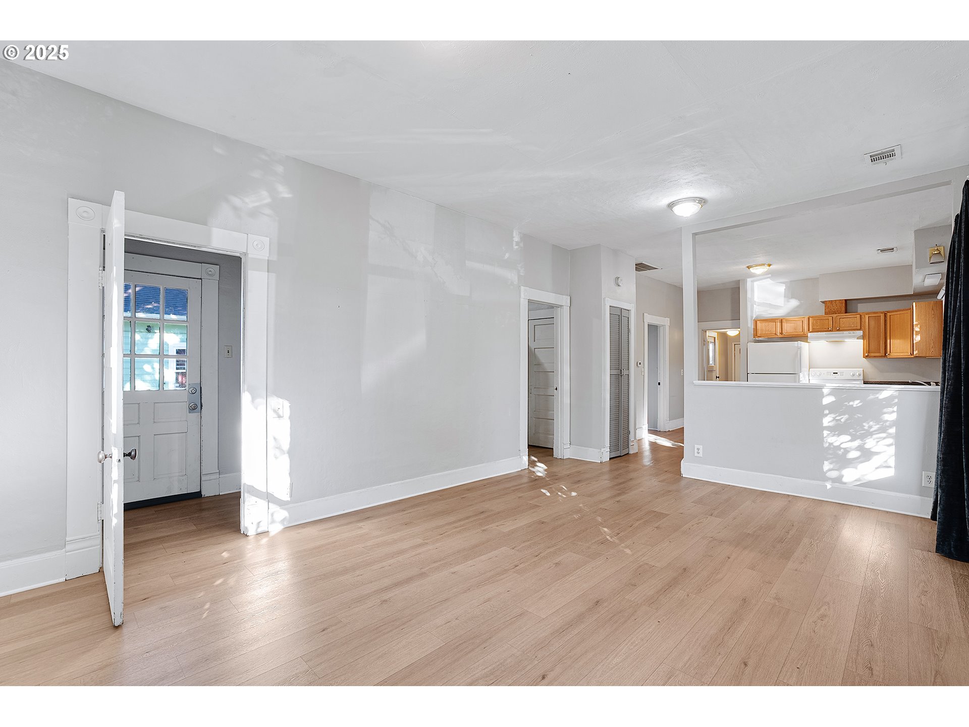 635 SE WALNUT ST