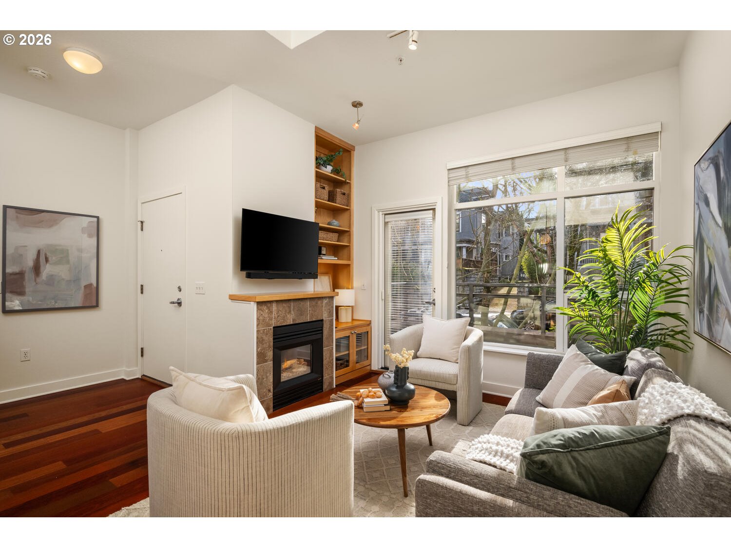 2327 NW NORTHRUP ST 3