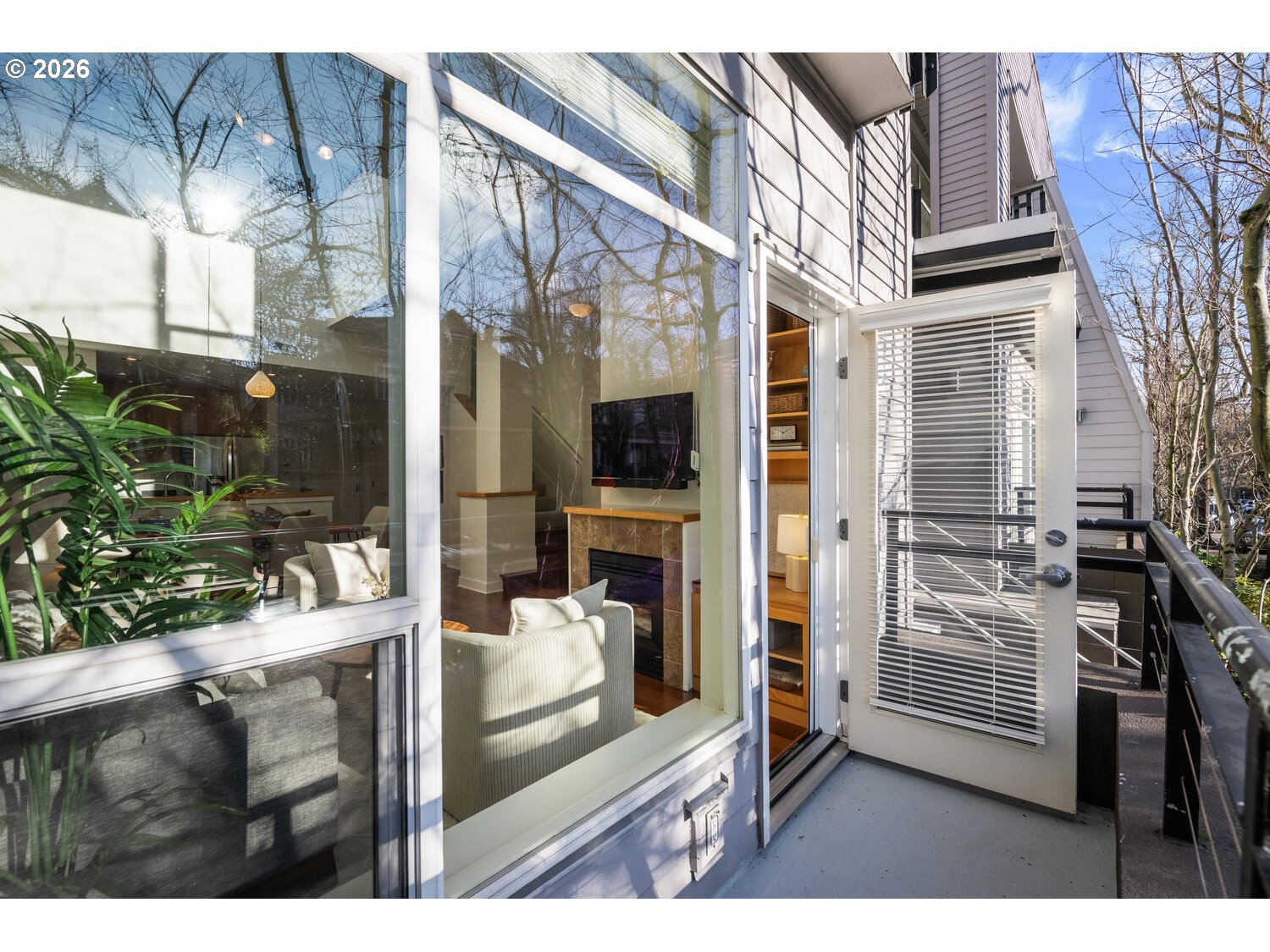 2327 NW NORTHRUP ST 3