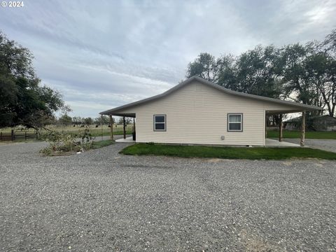 A home in Hermiston