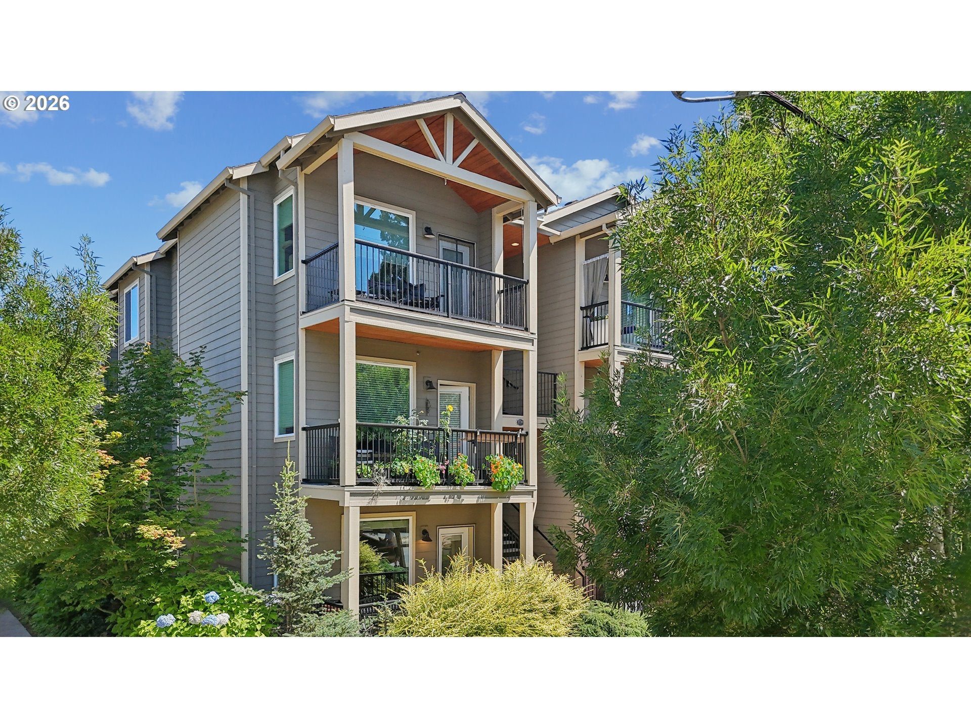 5734 N MONTANA AVE #2