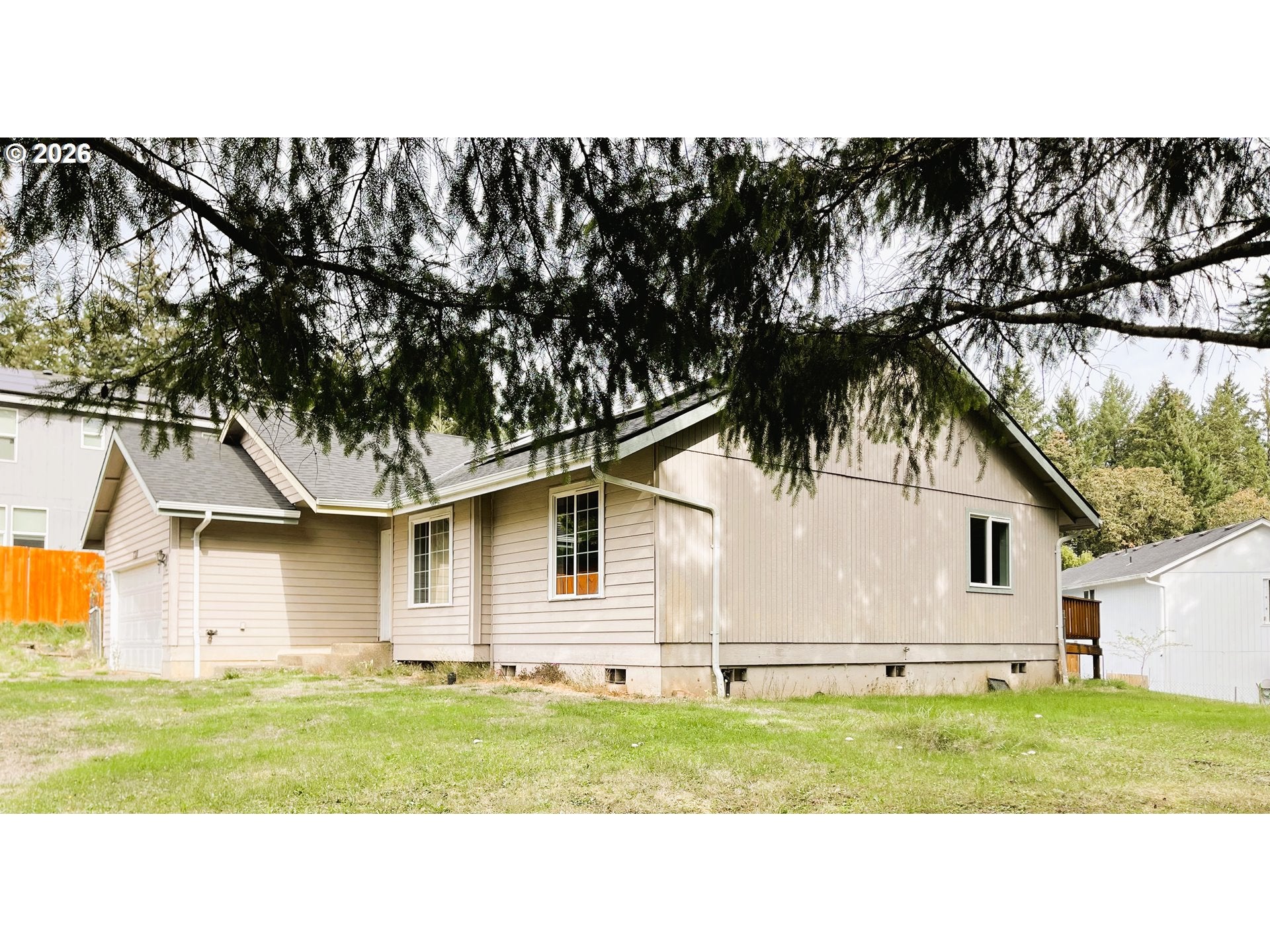 720 SW PIONEER CT