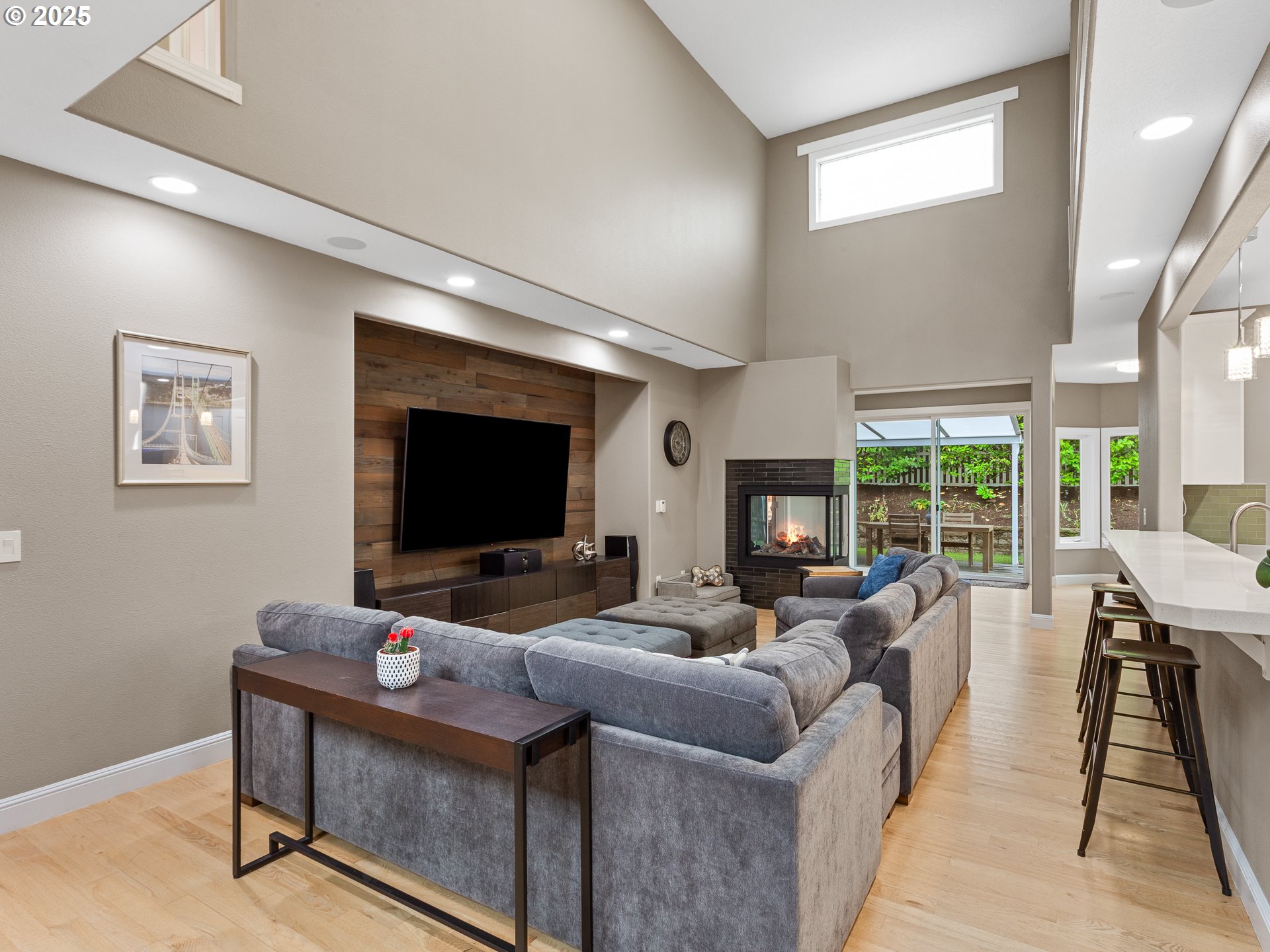 1800 NW LACAMAS DR