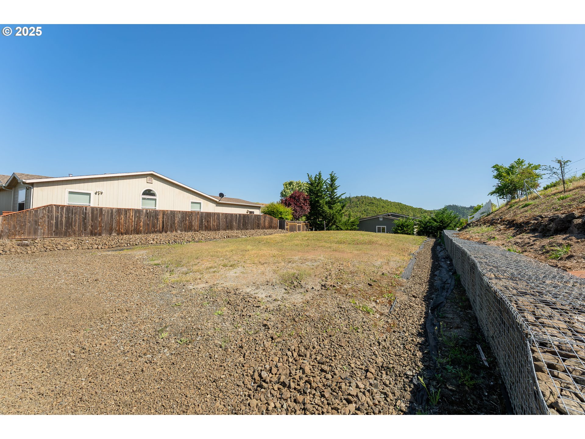633 HIGHLAND VISTA LN