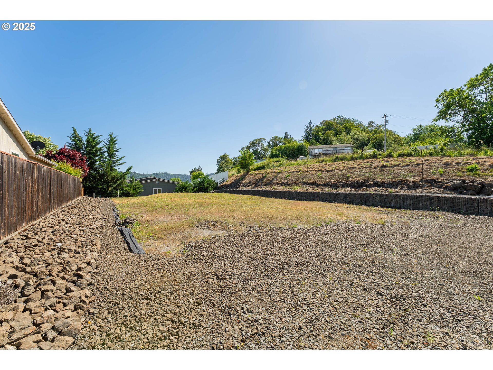 633 HIGHLAND VISTA LN