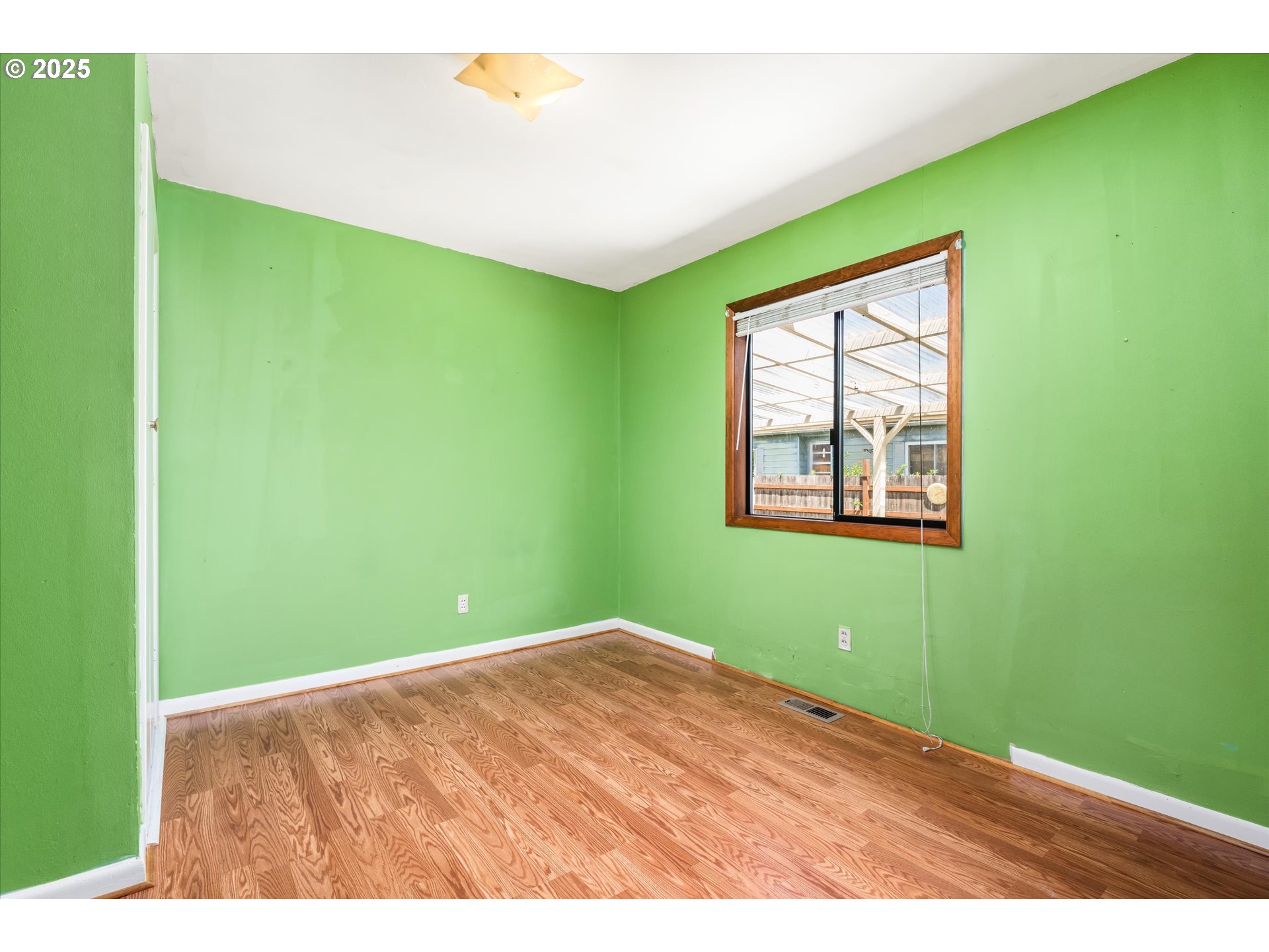 Oakridge, Oregon 97463, United States, 3 Bedrooms Bedrooms, ,2 BathroomsBathrooms,Residential,Active,137819