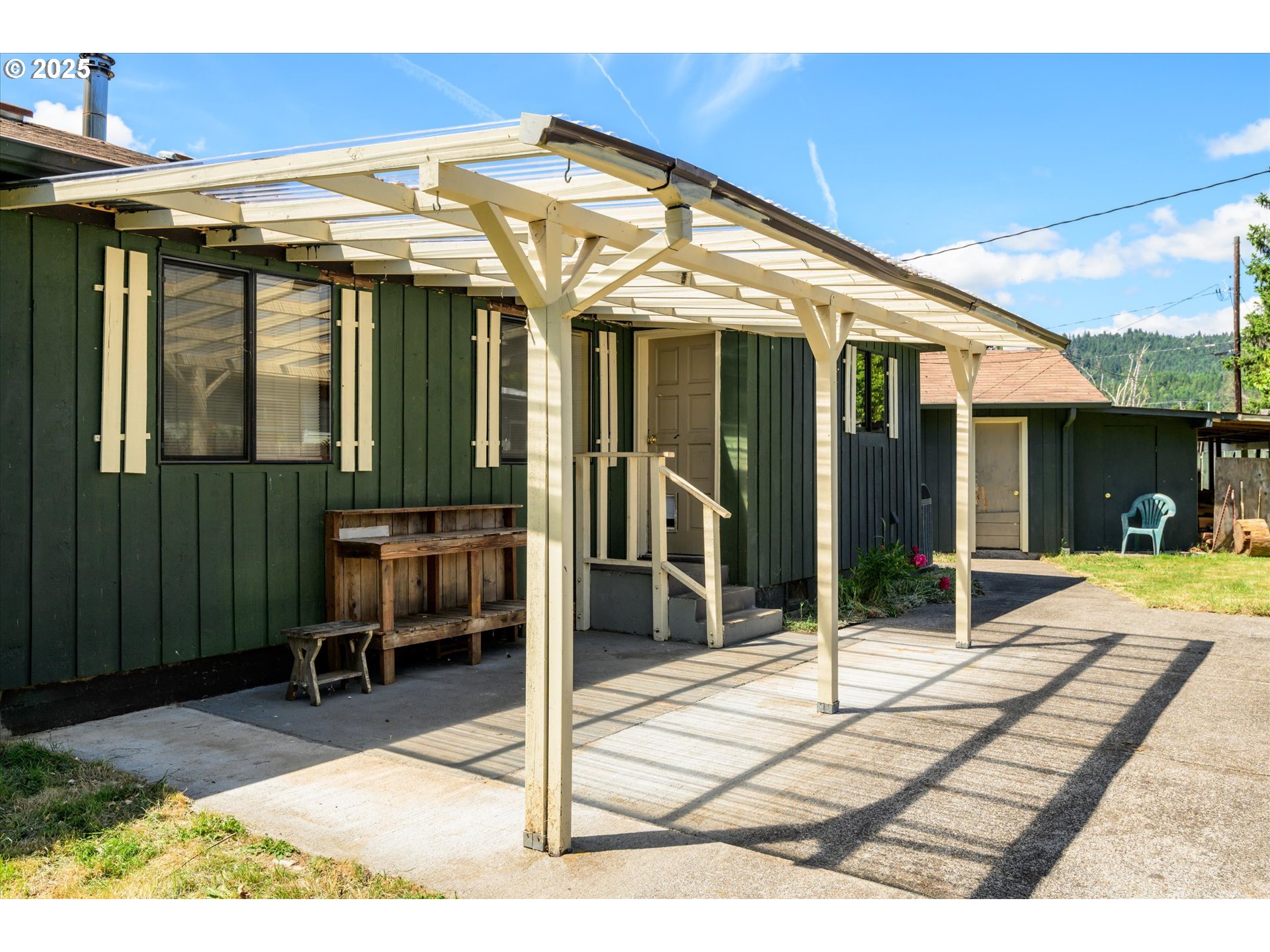 Oakridge, Oregon 97463, United States, 3 Bedrooms Bedrooms, ,2 BathroomsBathrooms,Residential,Active,137819