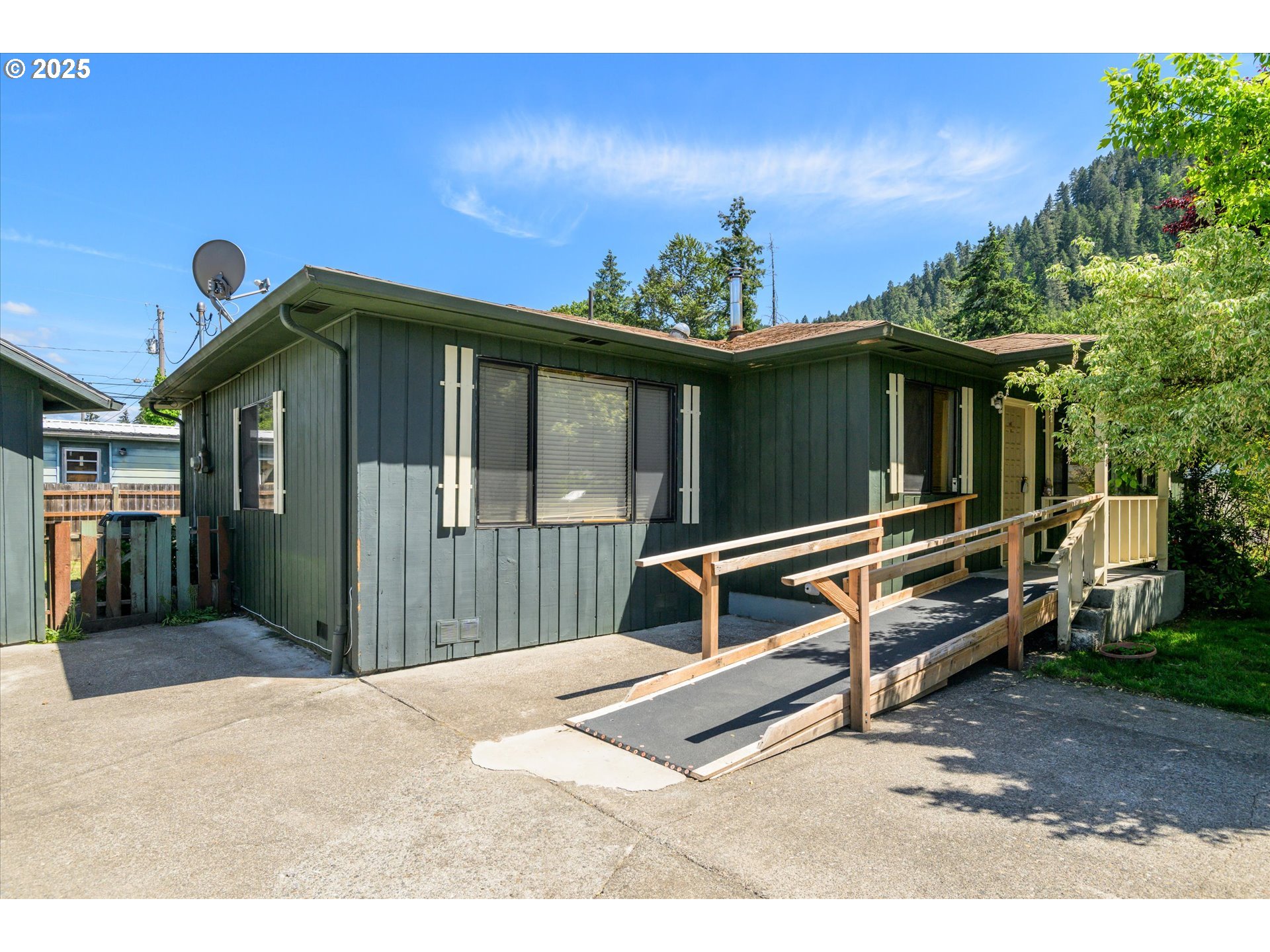 Oakridge, Oregon 97463, United States, 3 Bedrooms Bedrooms, ,2 BathroomsBathrooms,Residential,Active,137819