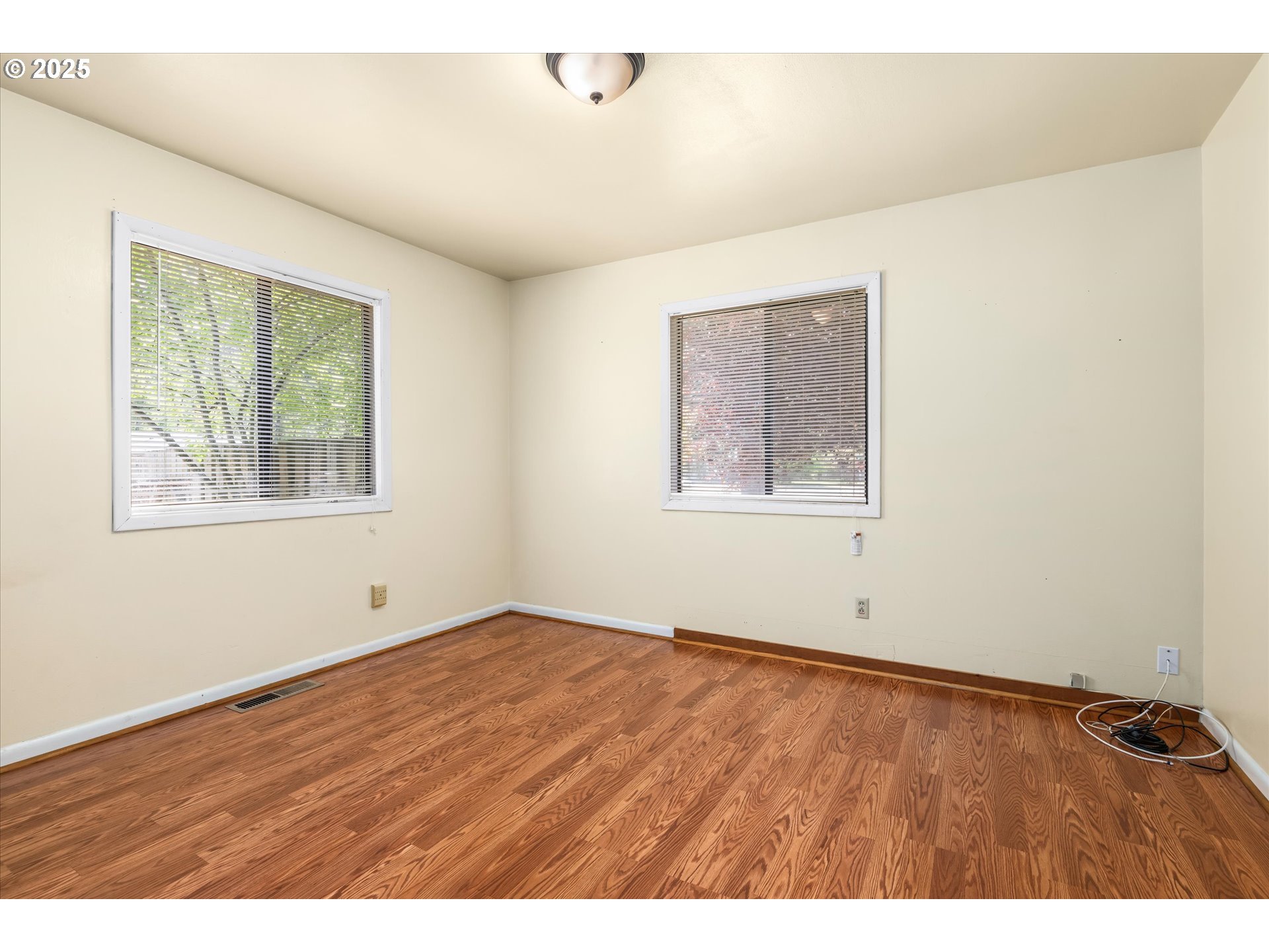 Oakridge, Oregon 97463, United States, 3 Bedrooms Bedrooms, ,2 BathroomsBathrooms,Residential,Active,137819