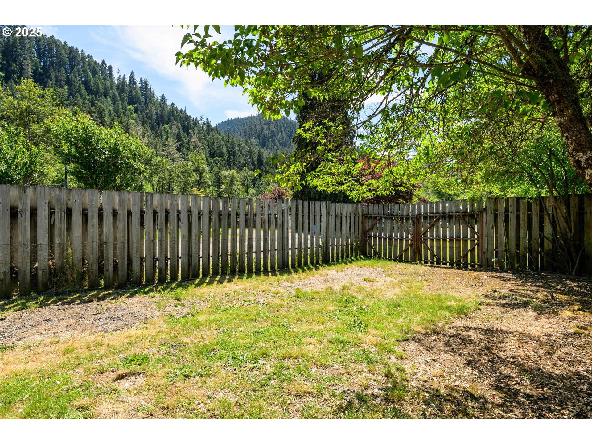 Oakridge, Oregon 97463, United States, 3 Bedrooms Bedrooms, ,2 BathroomsBathrooms,Residential,Active,137819