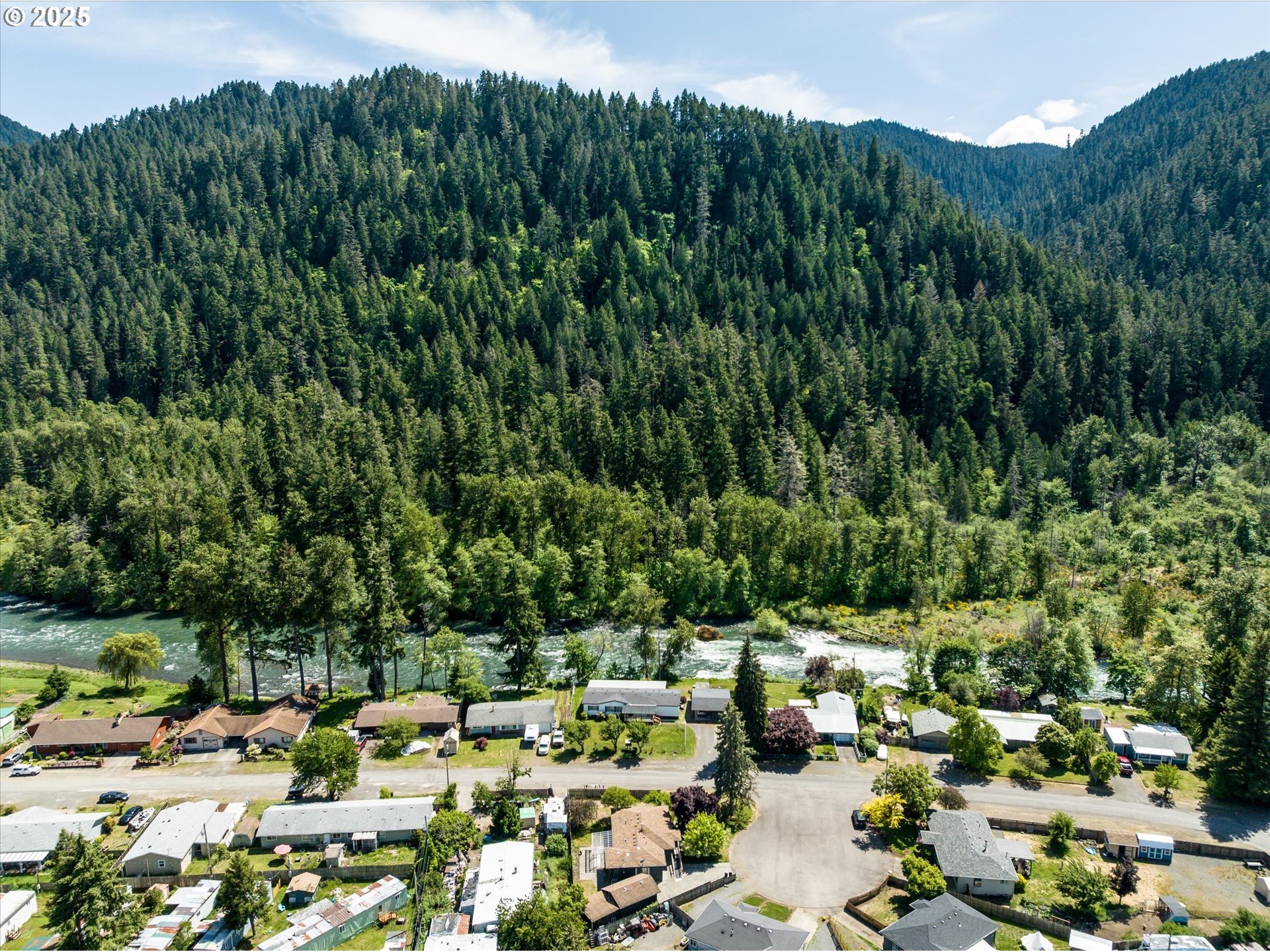 Oakridge, Oregon 97463, United States, 3 Bedrooms Bedrooms, ,2 BathroomsBathrooms,Residential,Active,137819