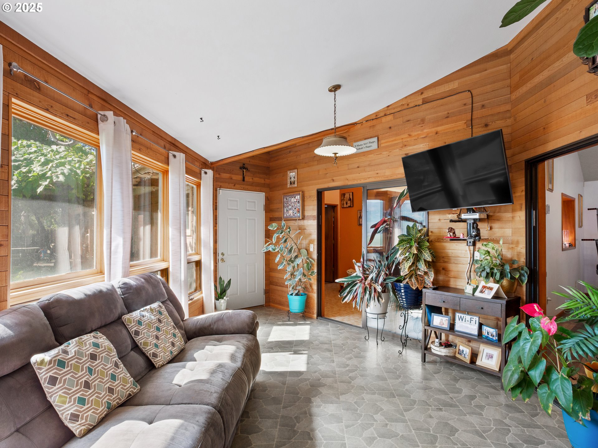 The Dalles, Oregon 97058, United States, 3 Bedrooms Bedrooms, ,2 BathroomsBathrooms,Residential,Active,219247