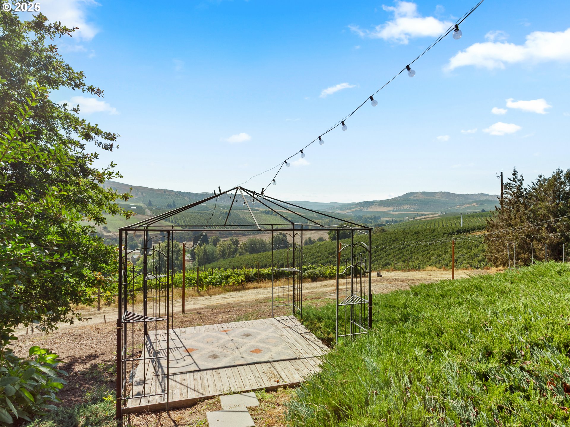 The Dalles, Oregon 97058, United States, 3 Bedrooms Bedrooms, ,2 BathroomsBathrooms,Residential,Active,219247