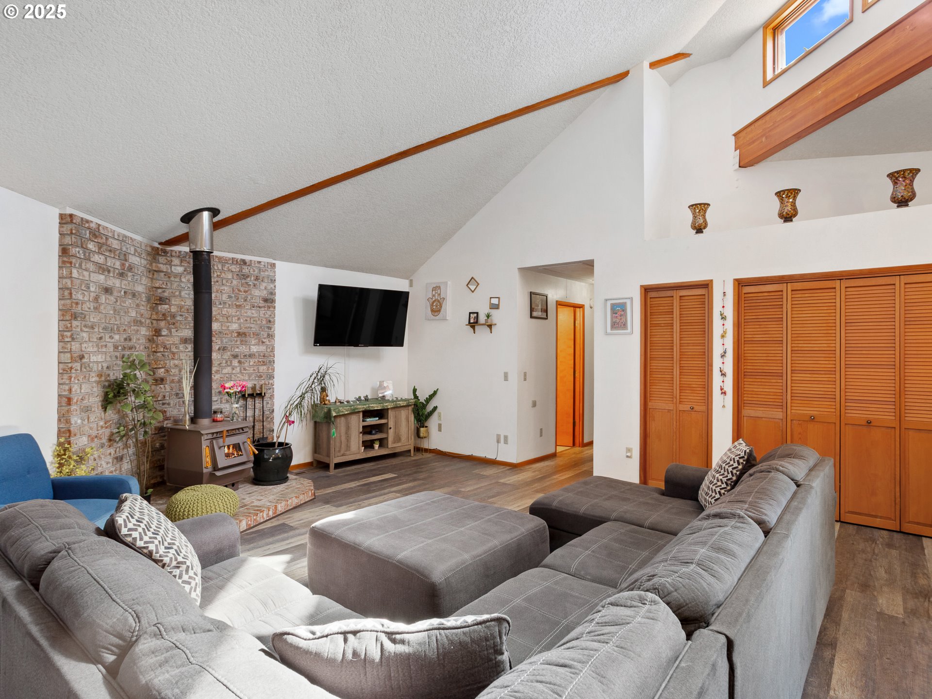 The Dalles, Oregon 97058, United States, 3 Bedrooms Bedrooms, ,2 BathroomsBathrooms,Residential,Active,219247