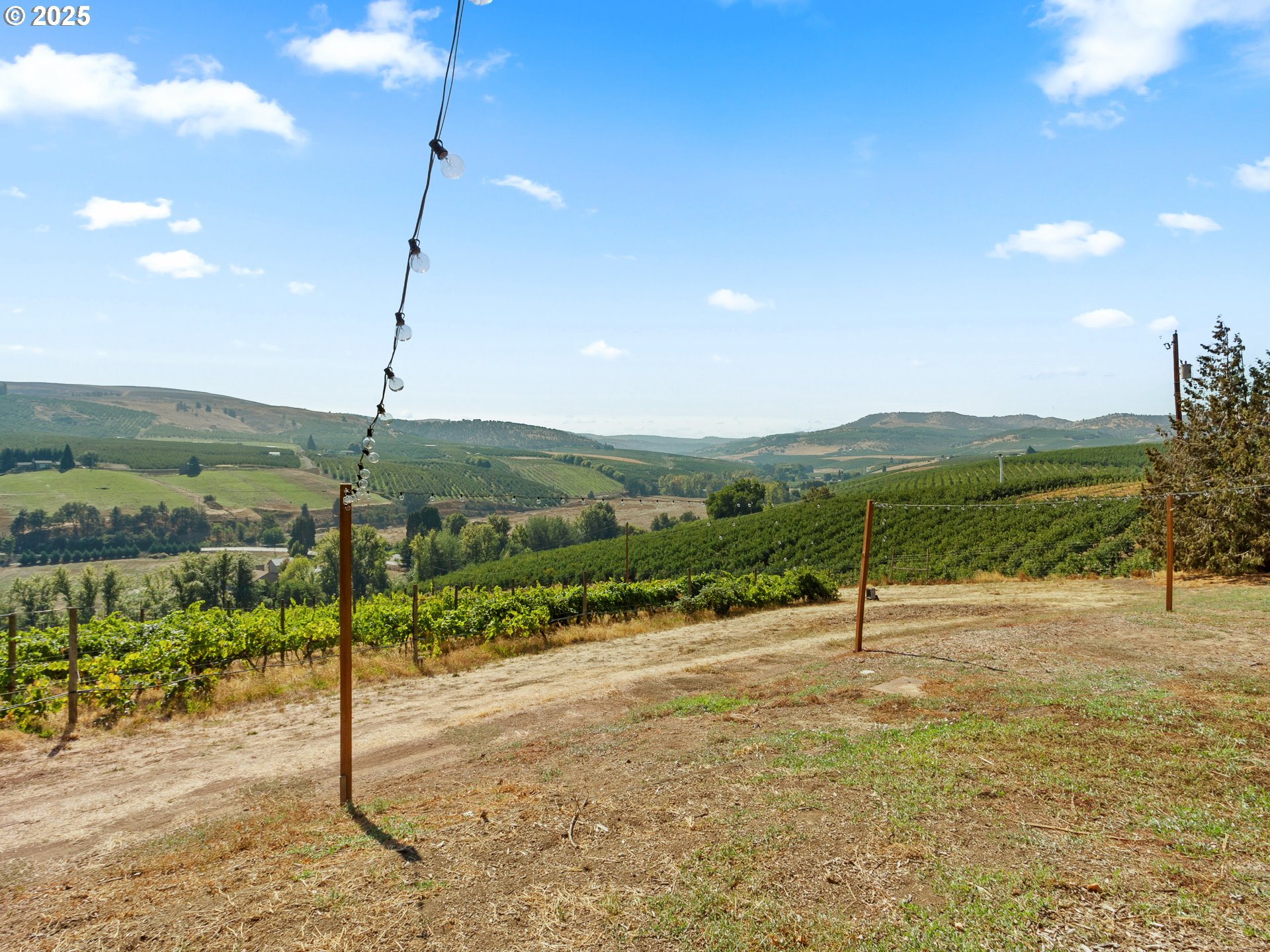 The Dalles, Oregon 97058, United States, 3 Bedrooms Bedrooms, ,2 BathroomsBathrooms,Residential,Active,219247