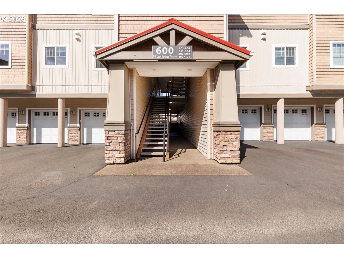 600 NW LOST SPRINGS TER 301
