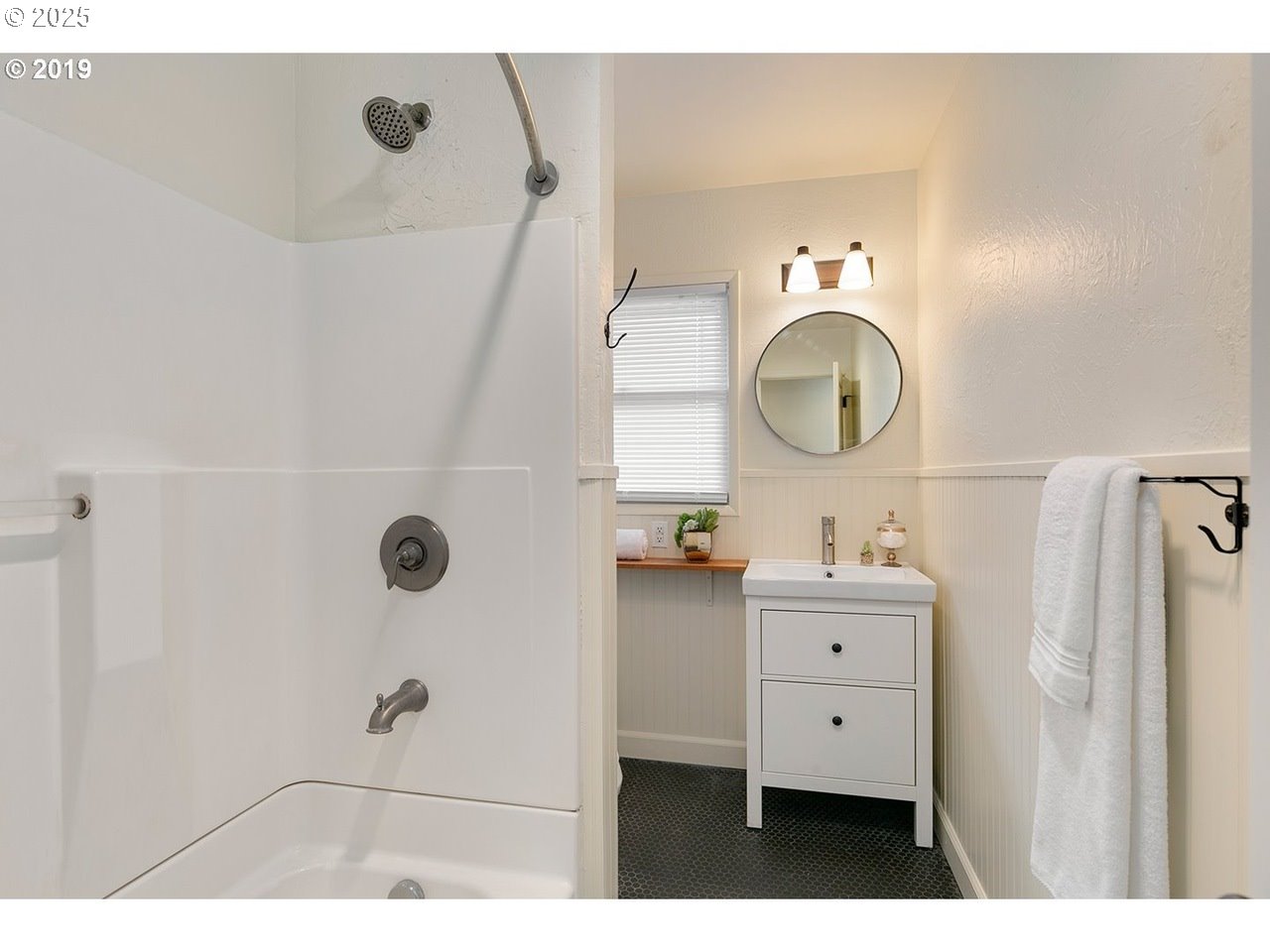 Portland, Oregon 97211, United States, 3 Bedrooms Bedrooms, ,2 BathroomsBathrooms,Residential,Active,135531