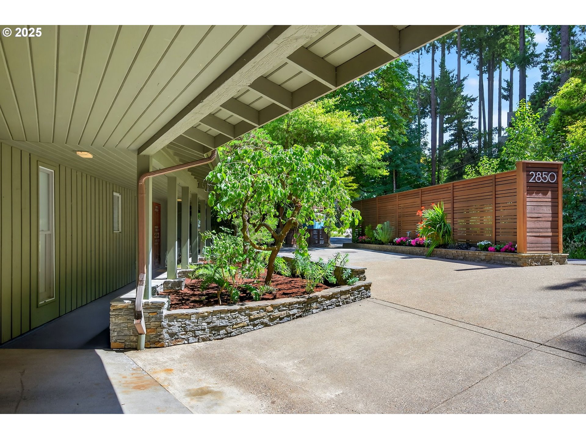 2850 SW FAIRMOUNT BLVD