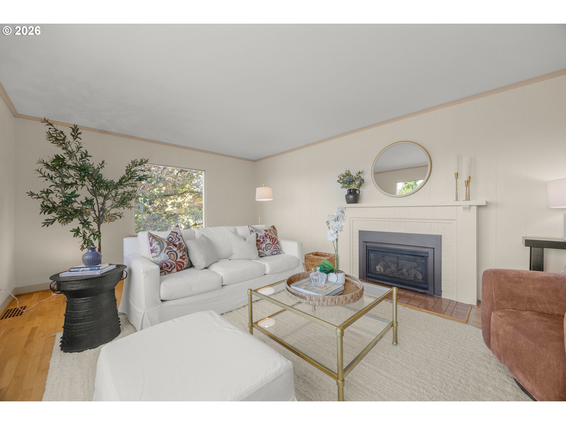 70 Grand View DR