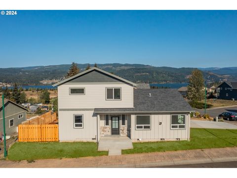 A home in Cascade Locks