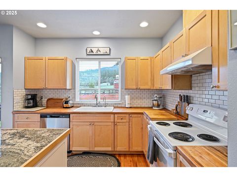 Tiny photo for 81645 Lost Creek Rd, Dexter, OR 97431 (MLS # 322814711)