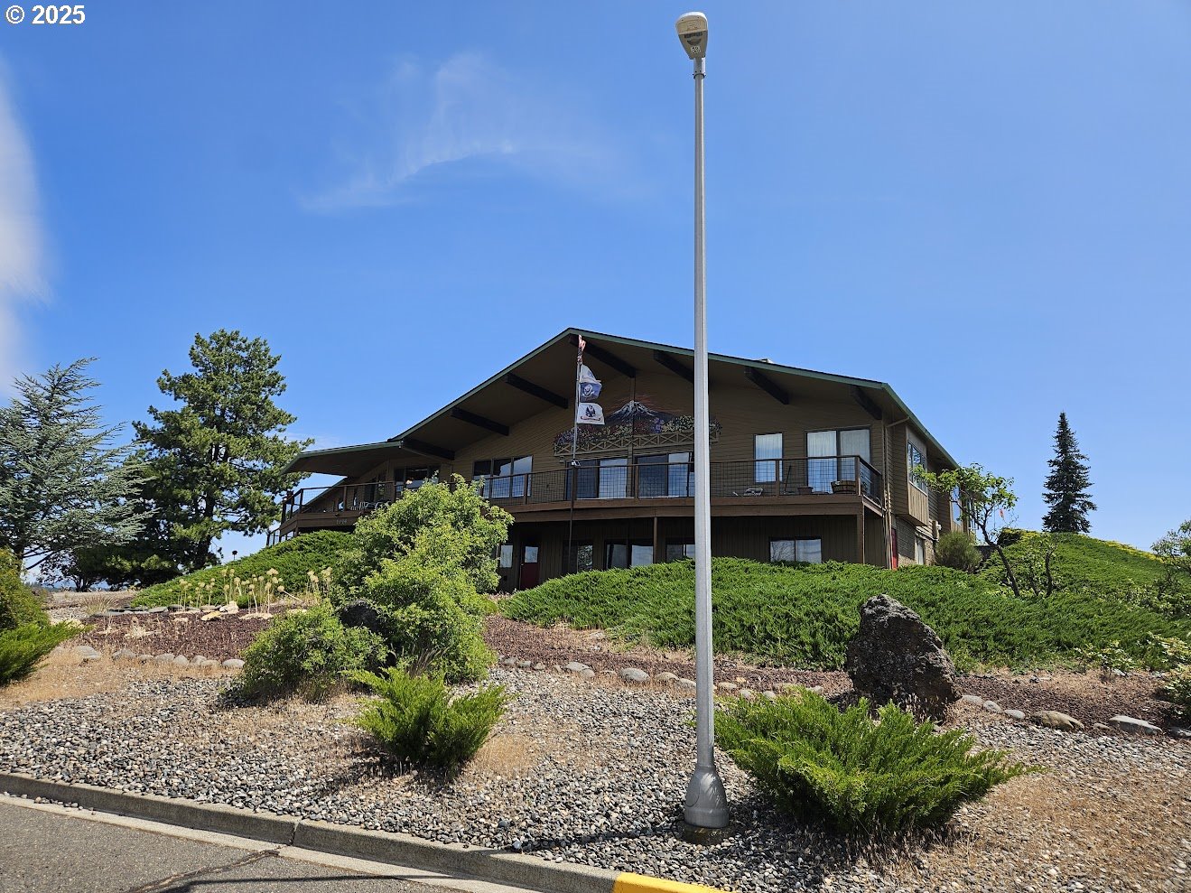 Photo 1 of 31 — 1014 ROE DR, Goldendale, WA 98620