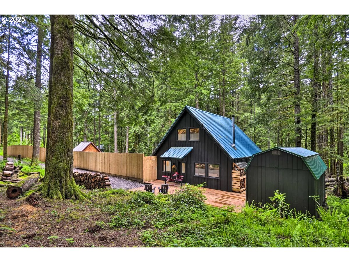 425 SE RED ELDER DR