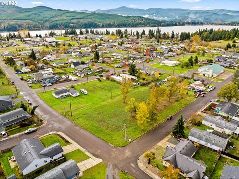 Tiny photo for 287 E 3rd St, Lowell, OR 97452 (MLS # 346012767)