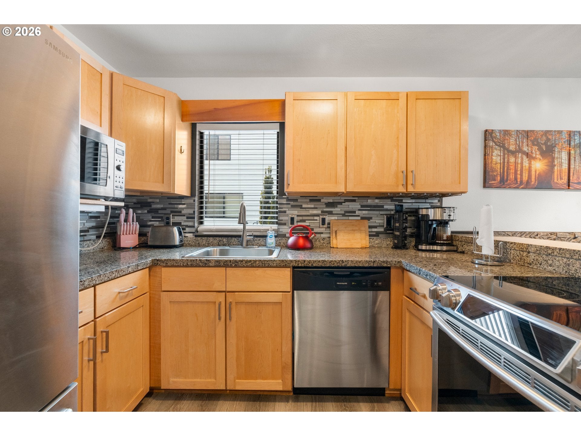 940 NW NAITO PKWY L15