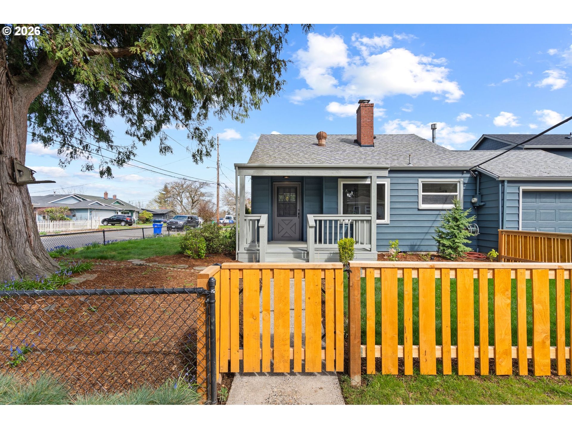 6909 NE Multnomah ST A